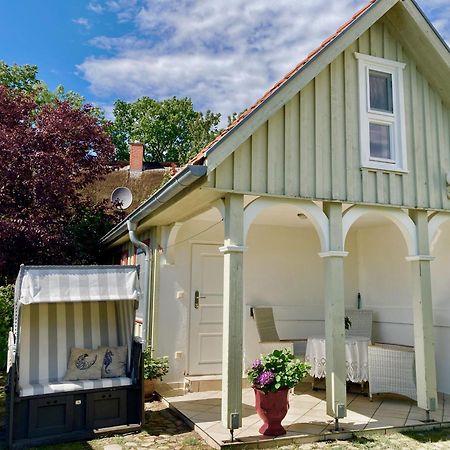 Kleines Haus Am Hafen - Ruhig Und Gruen Am Ortsrand Villa Prerow Luaran gambar
