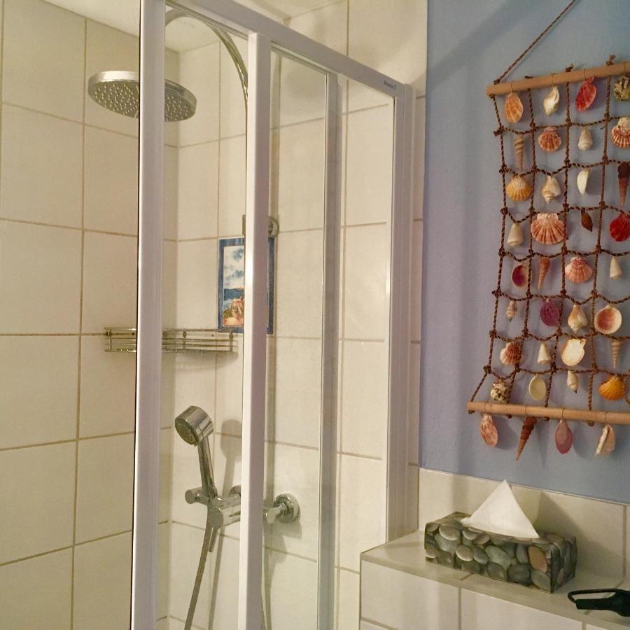 Kleines Haus Am Hafen - Ruhig Und Gruen Am Ortsrand Villa Prerow Luaran gambar